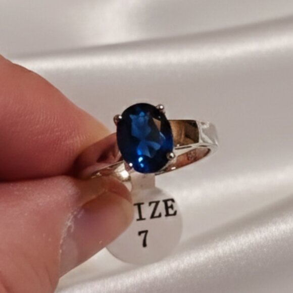 Blue Sapphire 2 Carat Solitaire Silver Tone Fashion Ring Size 7 NWOT - Picture 5 of 8
